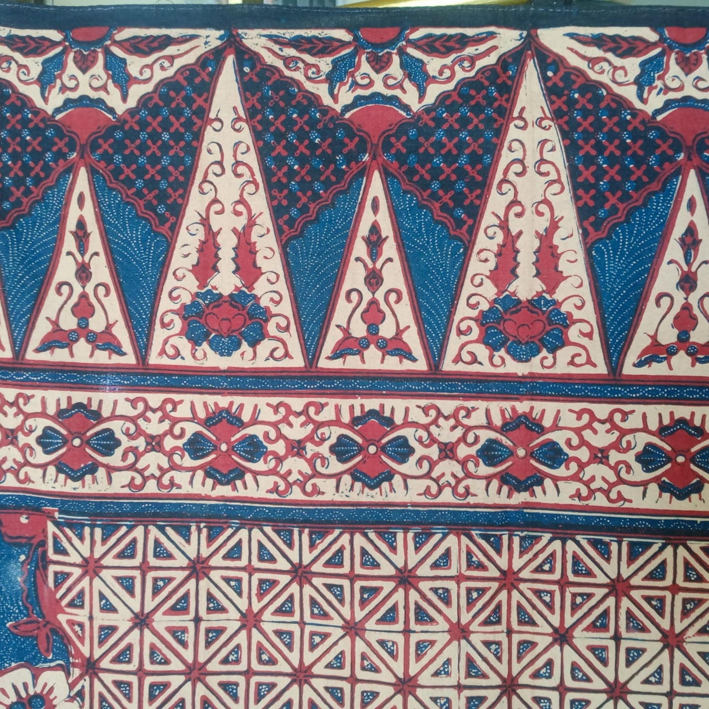 Sogan Cap Motif Tegel Batik