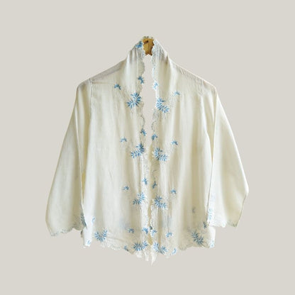 (L) Vintage White Blue Embroidery Encim Kebaya
