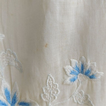 (L) Vintage White Blue Embroidery Encim Kebaya
