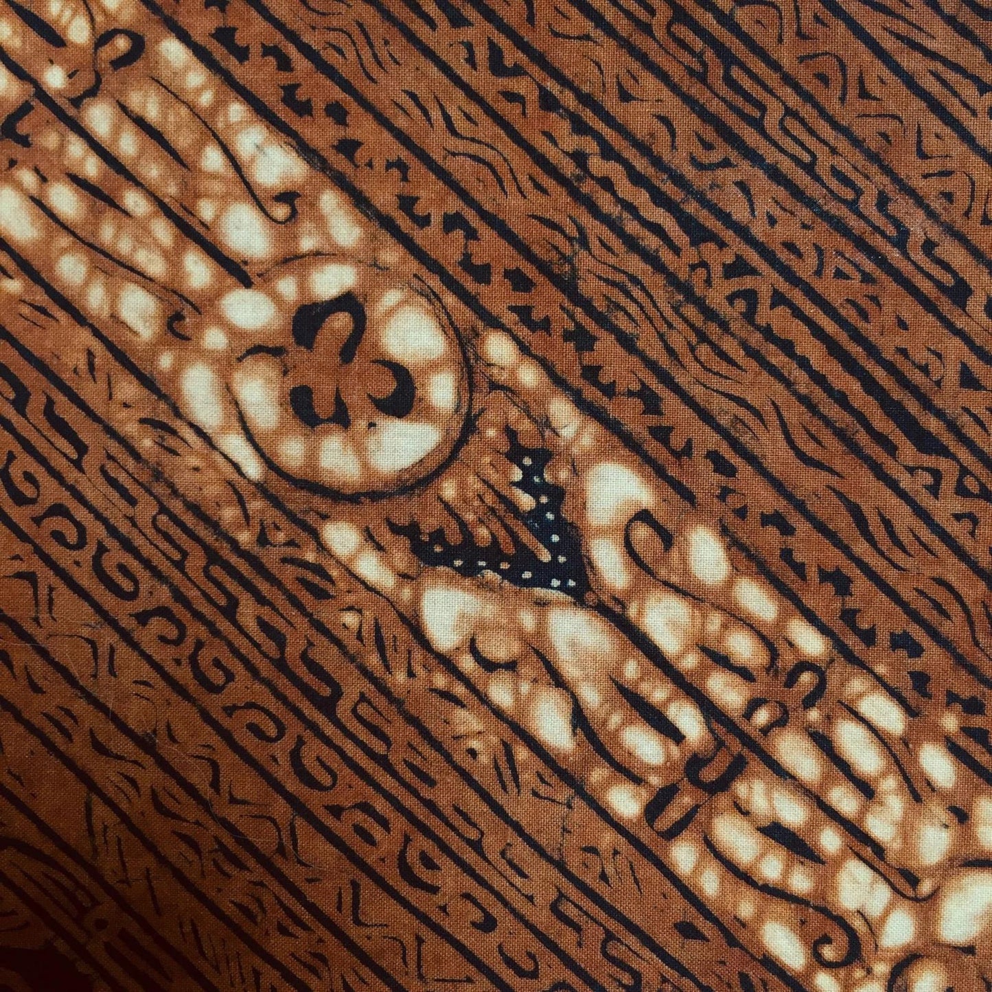 Vintage Indonesian Hand Drawn Javanese Rare Motif Batik Sogan Solo from the 90s Saroong