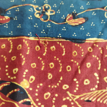 Vintage Goan Saroong With Cecek Background