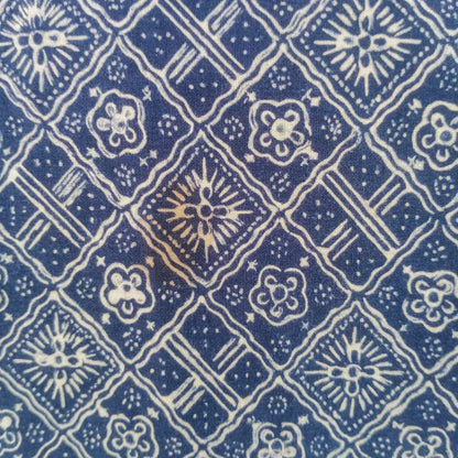 1980s Tumpal Pasung Blue Dandelion Flower Saroong Shawl
