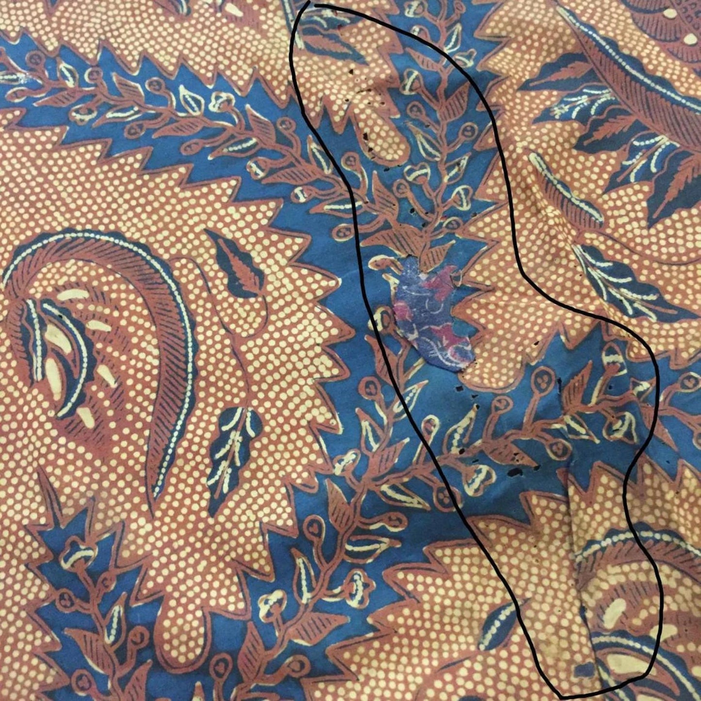 Vintage Indonesian Hand Drawn Batik Saroong Dutch (Belanda) in Brownish and Red
