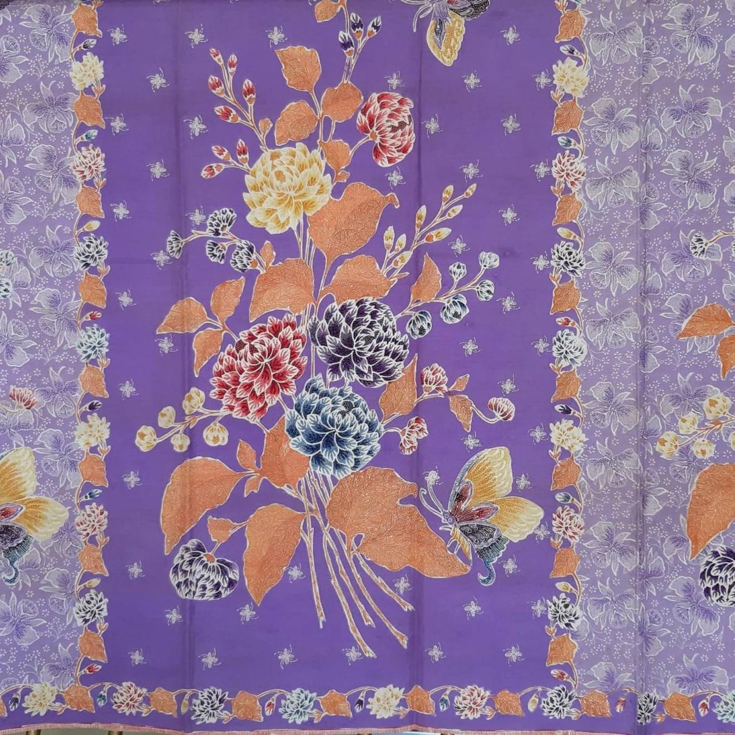 Vintage Indonesian Hand Drawn Javanese Batik Saroong Kedungwoeni with Buketan Motif
