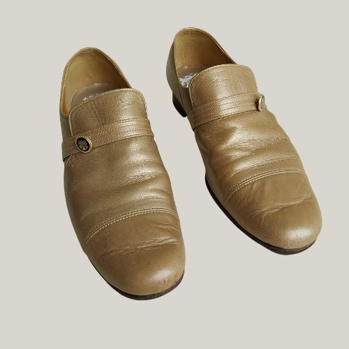 1990s Camel Leather Gold Tone Loafers