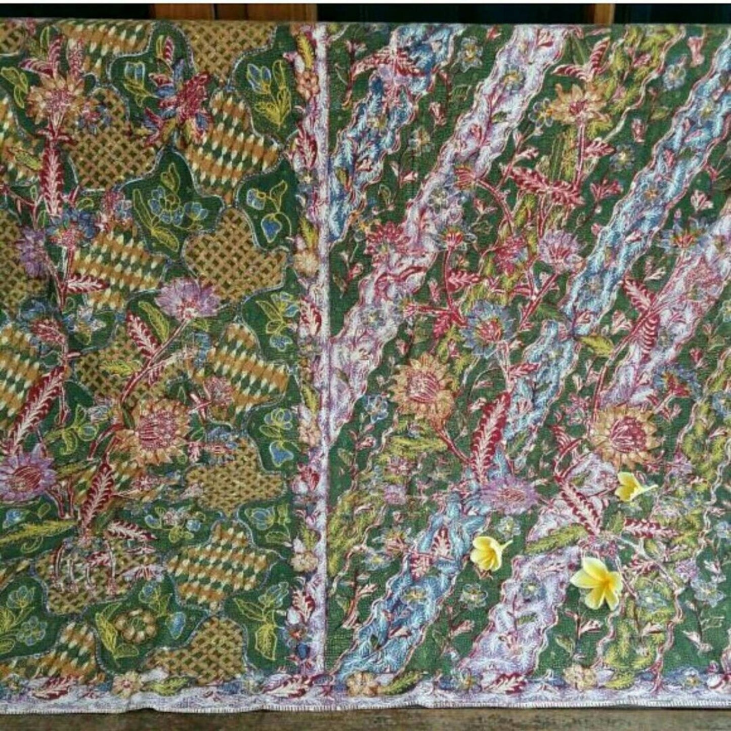 Vintage Peranakan Hand Drawn Tiga Negeri Sarong Batik in Green (Bianjoe) Sekarjagad (World of Flowers)