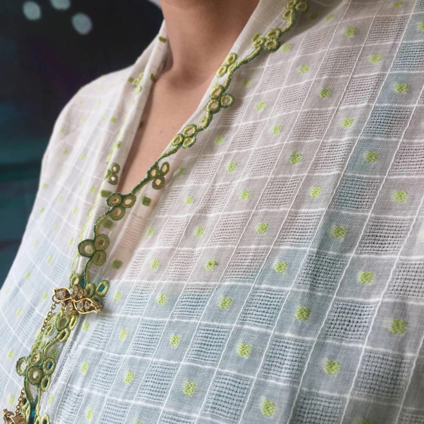 Vintage Indonesian White and Green Kebaya with Simple Circle Embroidery