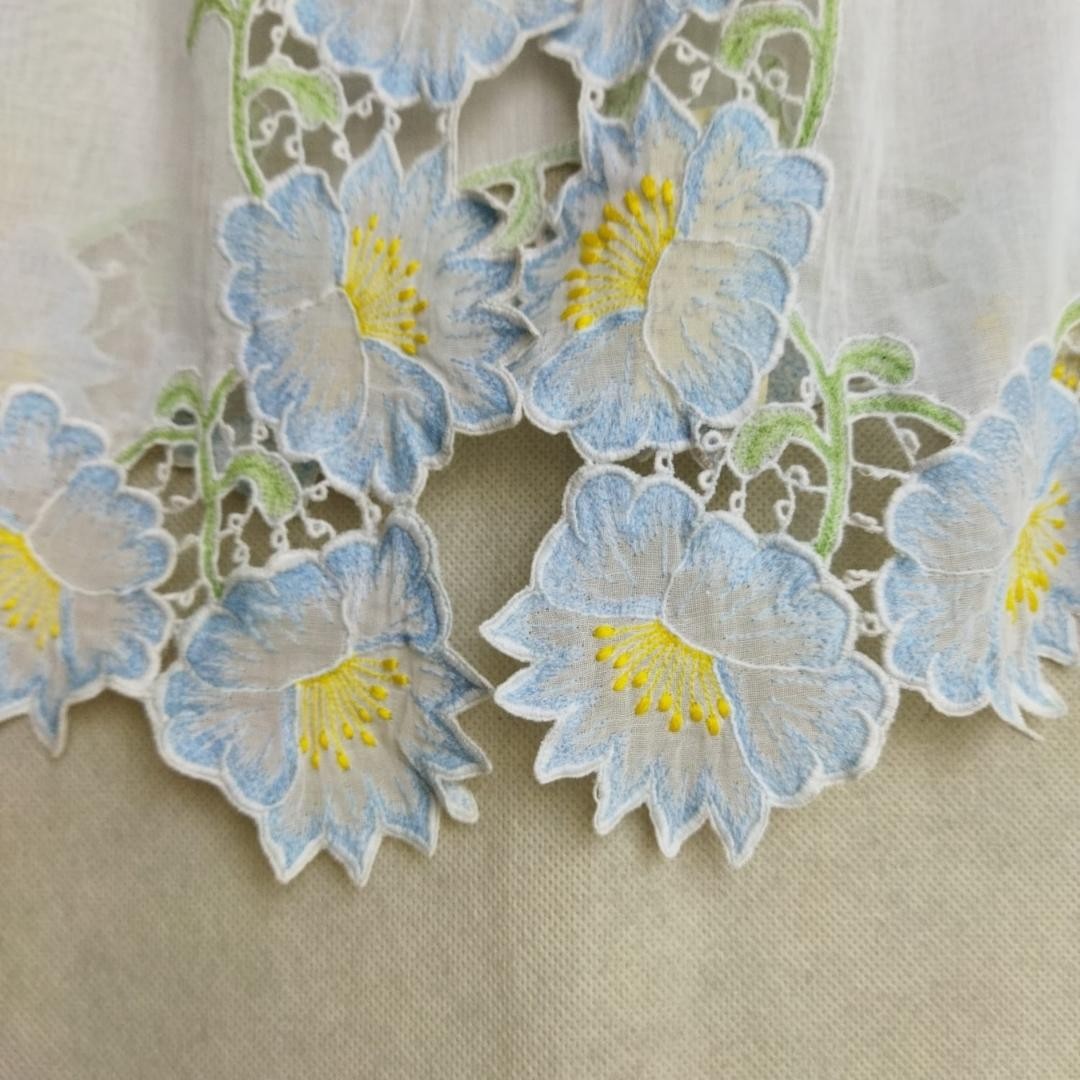 Vintage Broken White Soft Blue Encim kebaya