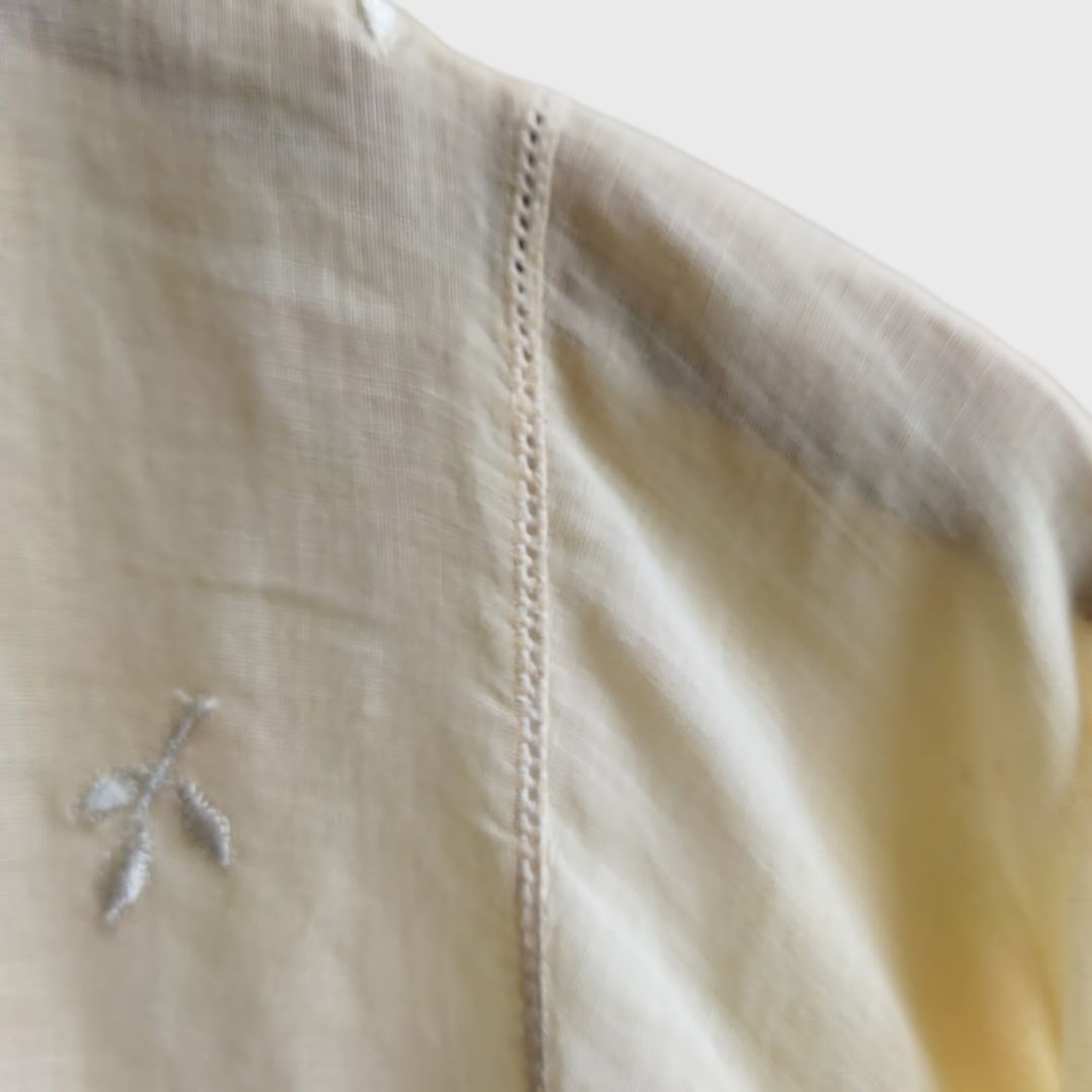 Vintage Cream Simple Kebaya